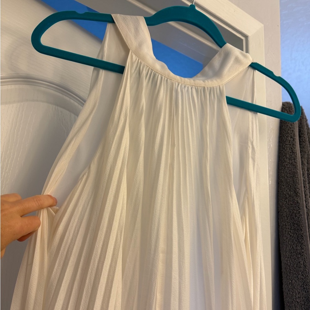 Elegant Off White Pleated Halter Maxi Dress - Picture 5 of 10